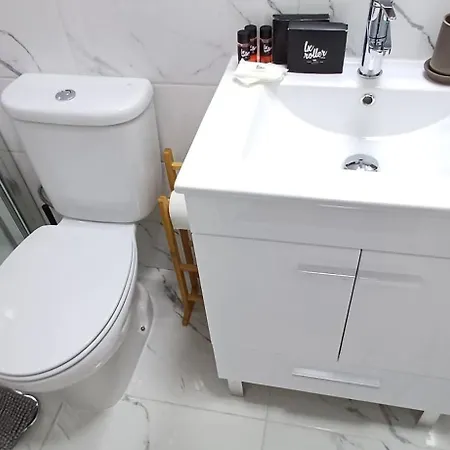 Πανσιόν Lxroller Quionga Gardens 3*