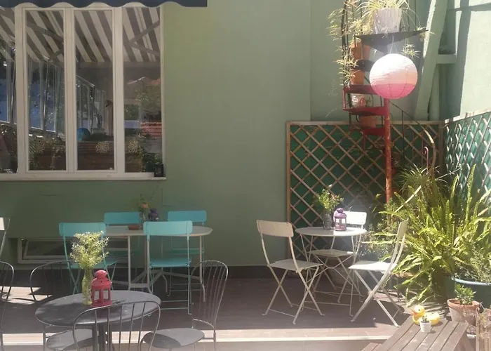 Lxroller Quionga Gardens Guest house